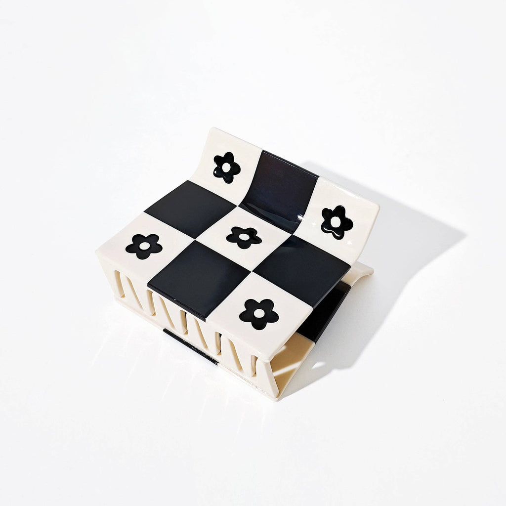 Daisy Patchwork Claw: XS