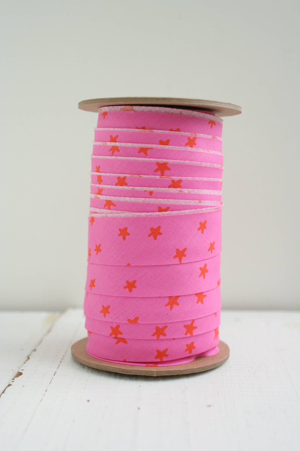 2.5" Bias Quilt Binding, Starry Vivid Pink, Baby Quilt Trim: Spooled