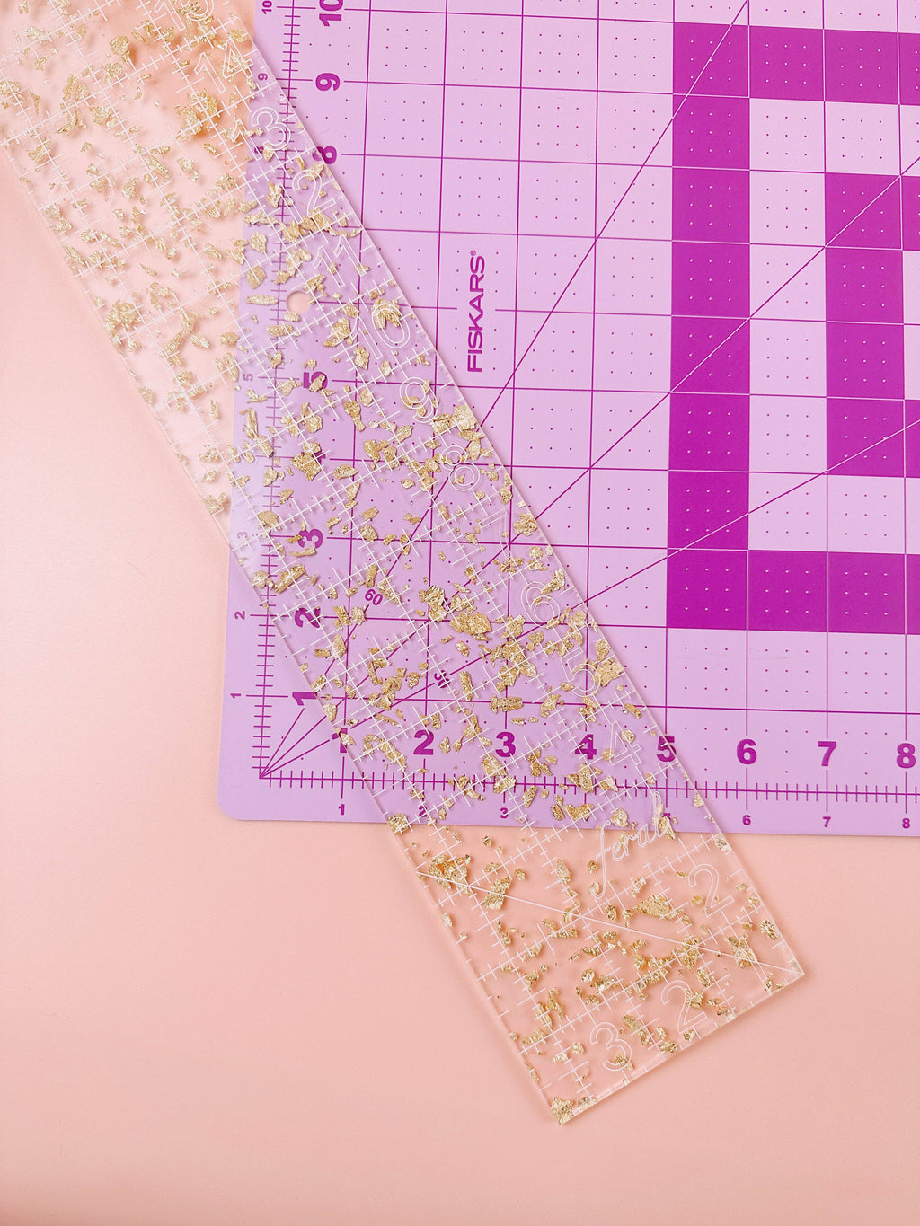 Fat Quarter Quilting Ruler: Iridescent
