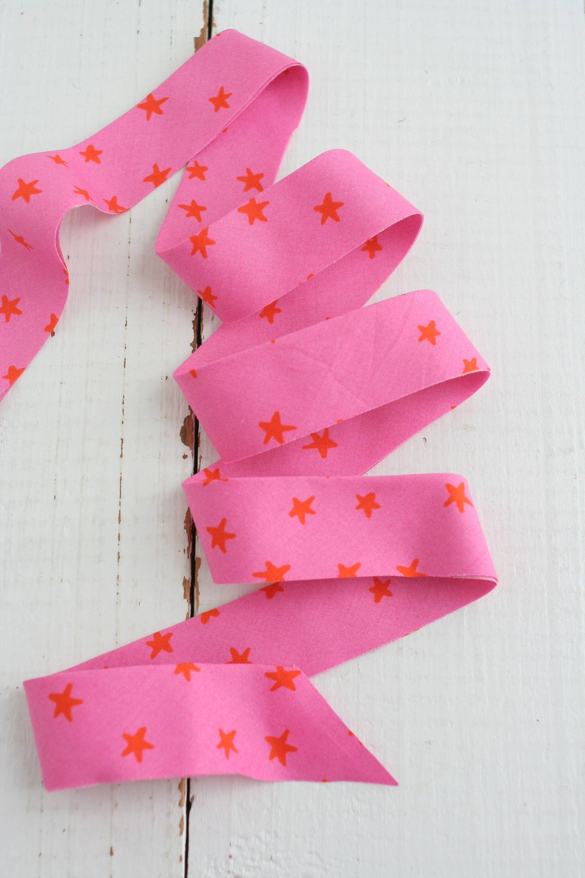 2.5" Bias Quilt Binding, Starry Vivid Pink, Baby Quilt Trim: Spooled
