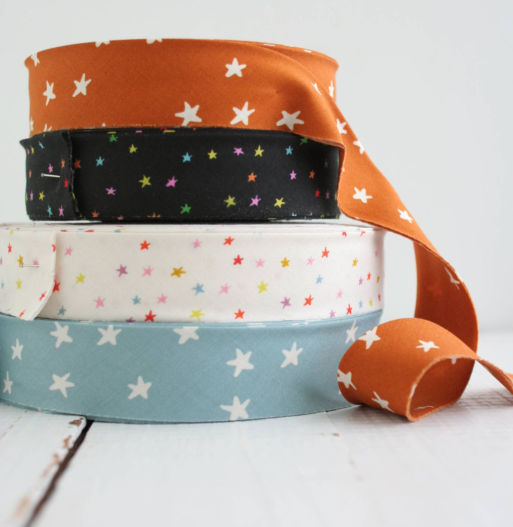 2.5" Bias Quilt Binding – Starry Vivid Rainbow, Notions: Prepacked