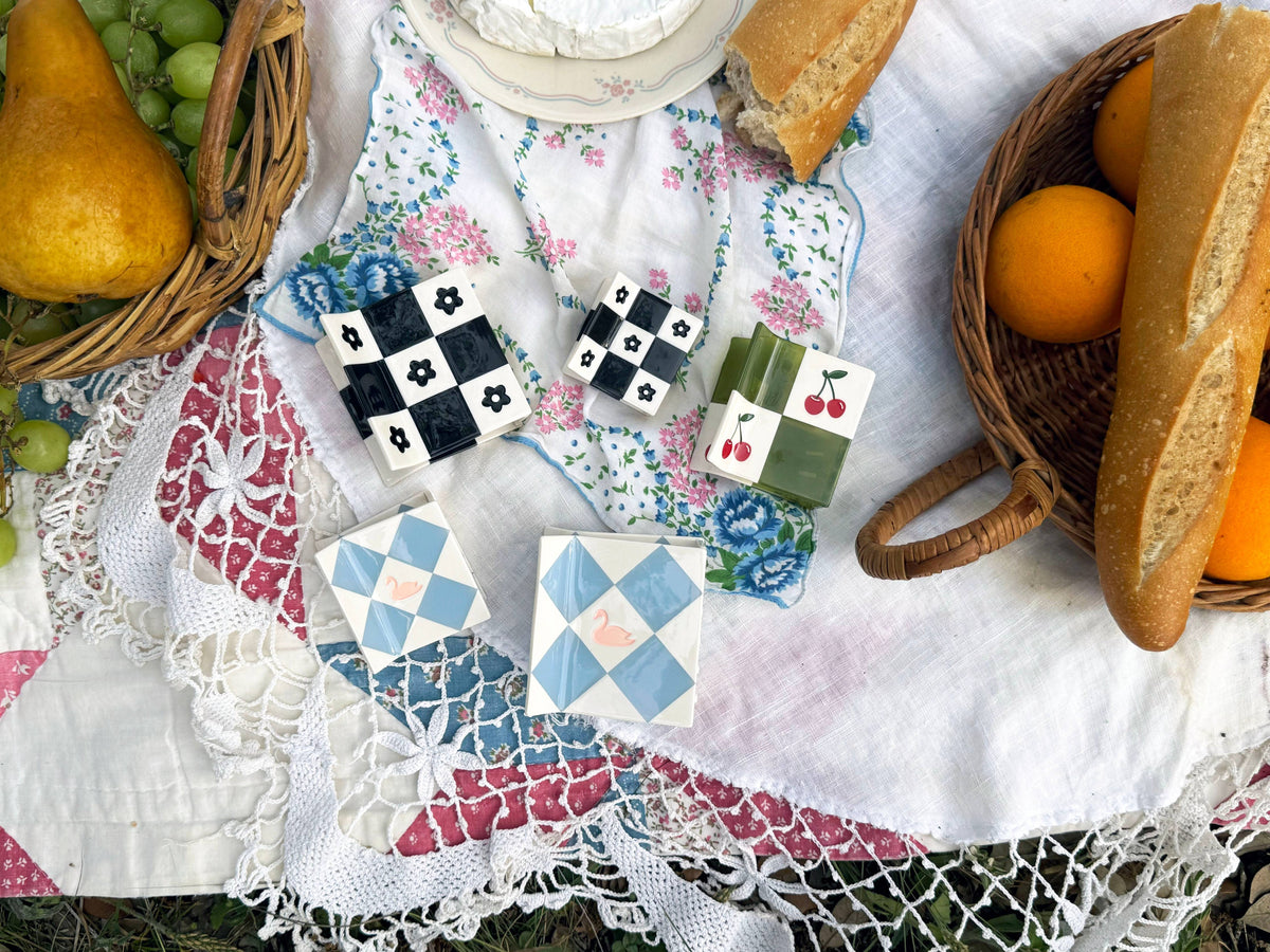 Daisy Patchwork Claw: XS