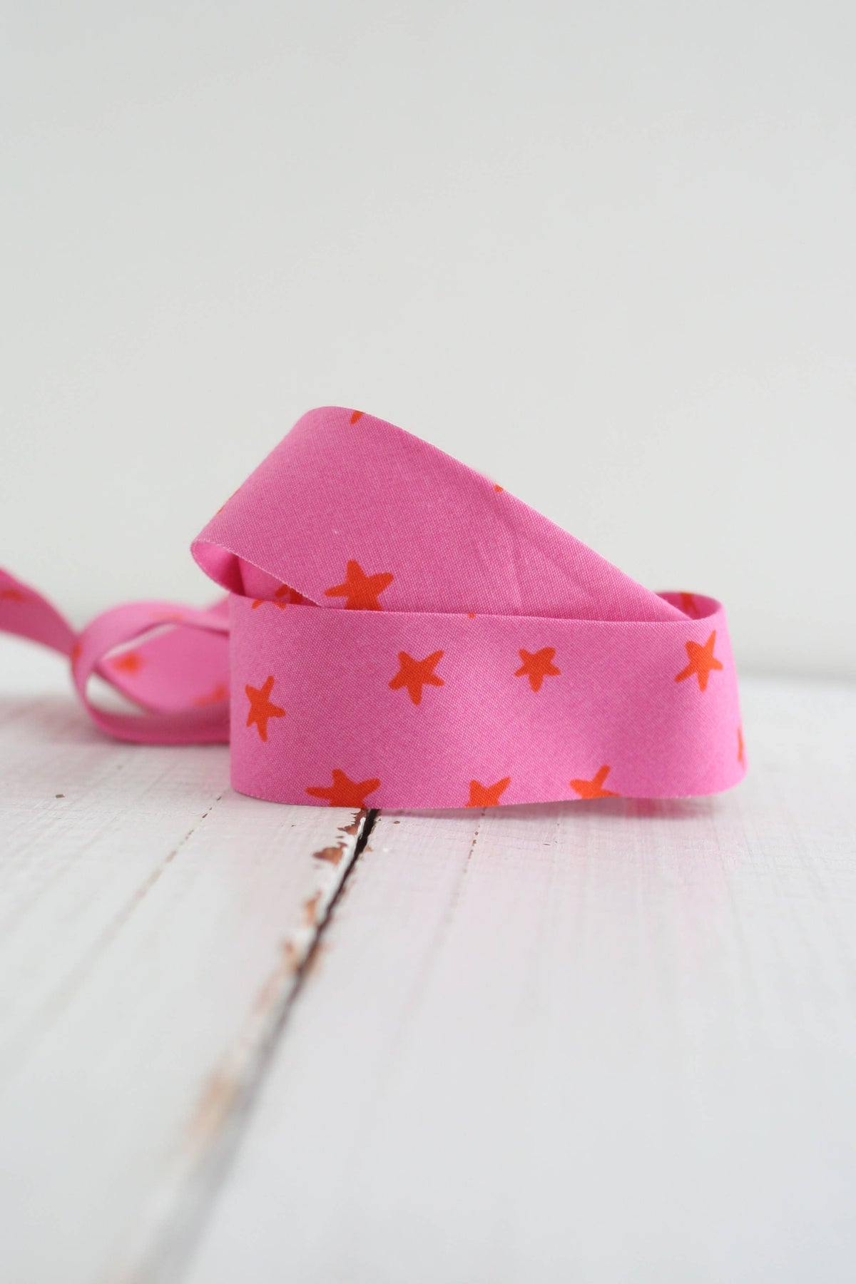 2.5" Bias Quilt Binding, Starry Vivid Pink, Baby Quilt Trim: Spooled